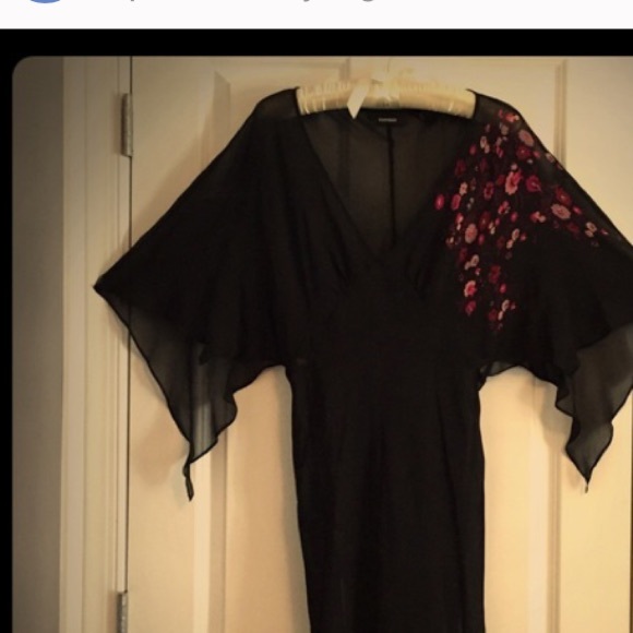 NWOT- Sheer Kimono Flutter Sleeve Floral Dress/Top - Picture 5 of 7