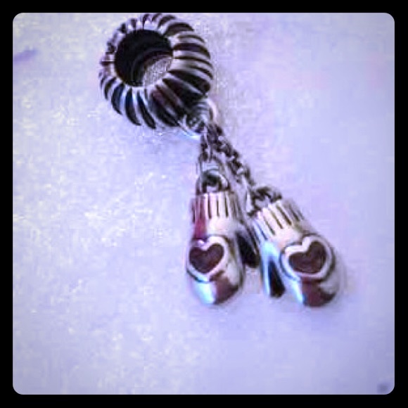 Authentic Pandora Mittens charm