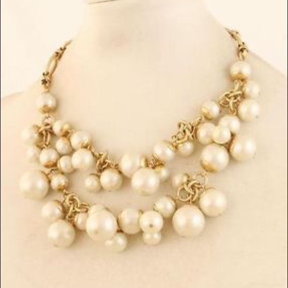 Stella and dot daphne pearl necklace