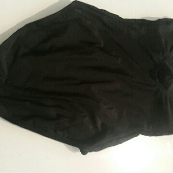 Swimsuite - Picture 3 of 3