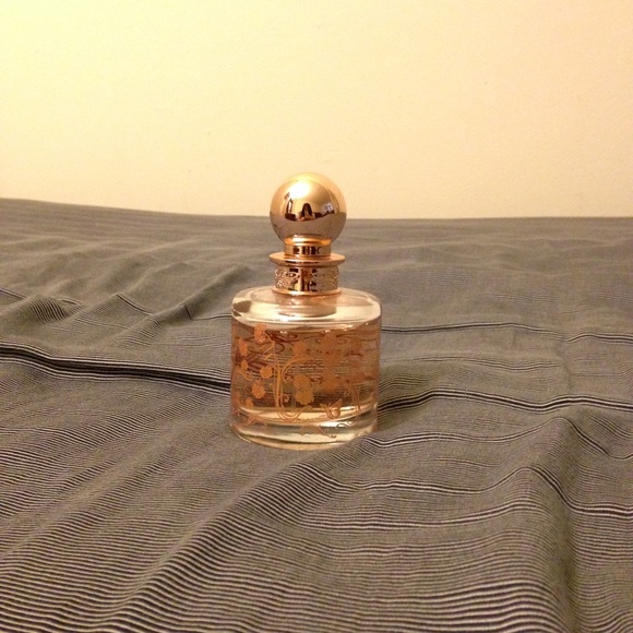 Jessica Simpson fancy perfume