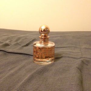 Jessica Simpson fancy perfume
