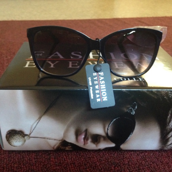 Dark blue fashion Sunglasses