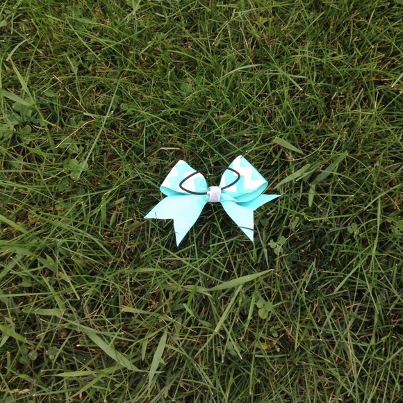 Mini Mint Chevron Cheer Bow! - Picture 2 of 3