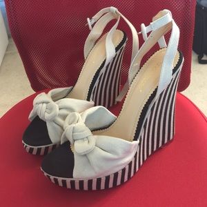 ❌SOLD❌ Open Toed Platform Sandals!!!