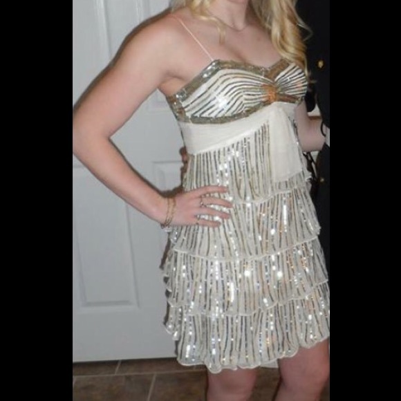 Beautiful formal/ cocktail dress. EUC.
