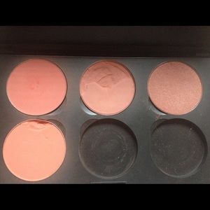 4 Peachy MAC Blushes with MAC Case Included.
