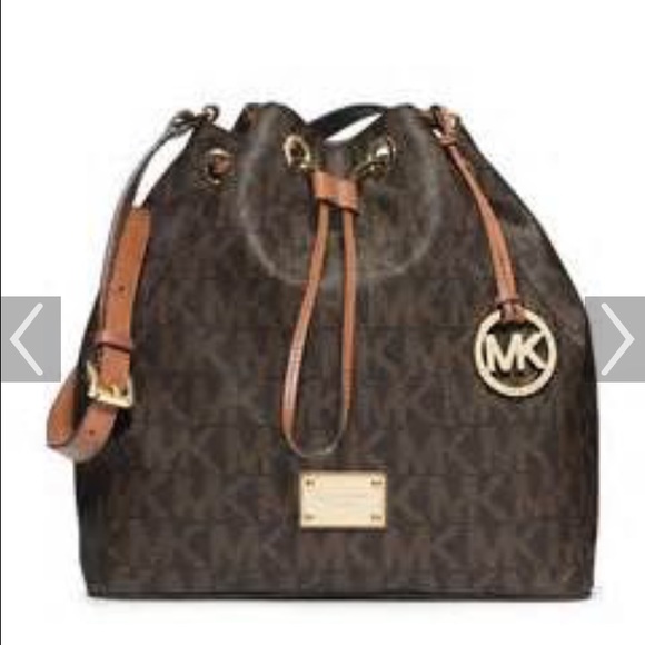 AUTHENTIC nwt large Michael Kors drawstring bag.
