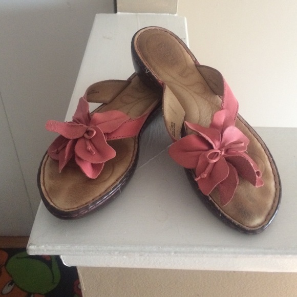 Born sandals