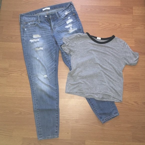Abercrombie & Fitch Denim - Distressed boyfriend jeans