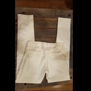 GAP white 1969 skinny jeans. Good condition.