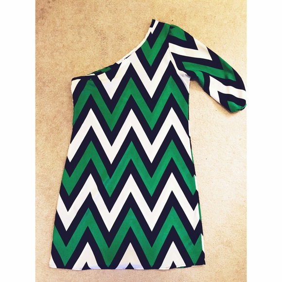 Chevron One Shoulder Dress sz Small