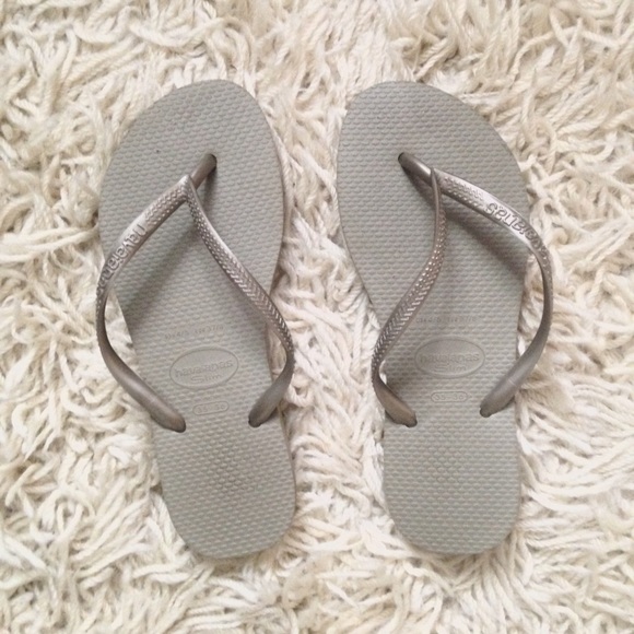 Grey/silver havaianas