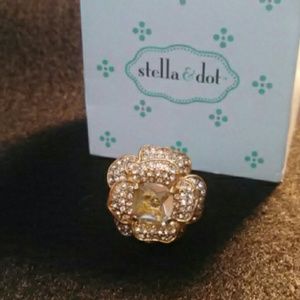 Stella & Dot Belle Fleur-Gold
