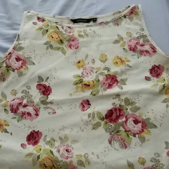 Sleeveless boat neck top - Picture 2 of 2