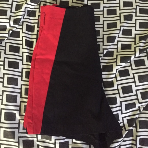 High waisted red and black shorts - Picture 2 of 4