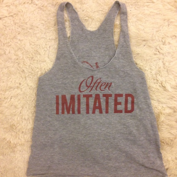 Alpha phi top + free gift! AOE❤️