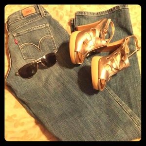 Sunglasses aviator style