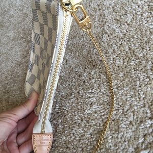 Louie Vuitton Mini Pouchette