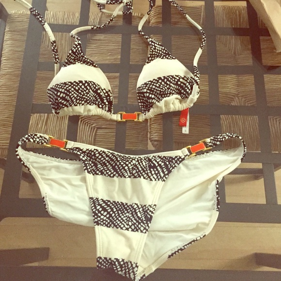 Vix bathing suit