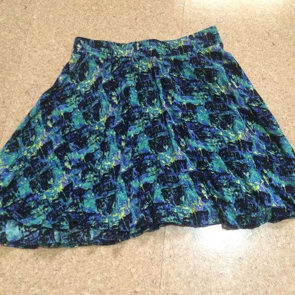 Flowy Mini Skirt- Forever21 - Picture 2 of 3