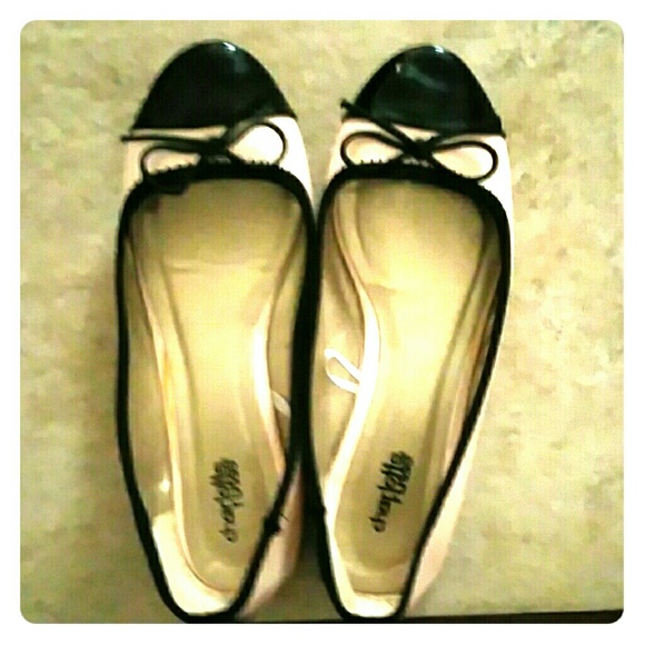 Black and pink flats