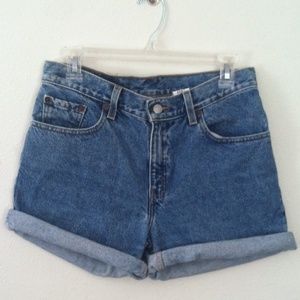 VINTAGE LEVI SHORTS