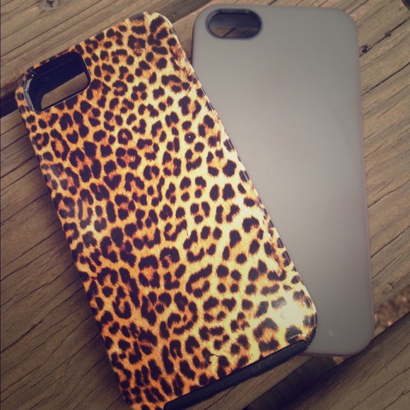 Bundle of IPhone 5/5s cases 😍😍