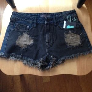 Kendall & Kylie High Rise Frayed Shorts 1 BNWT