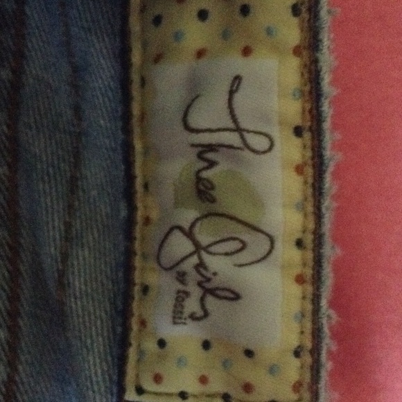 Three Girls 👖 - Picture 2 of 3