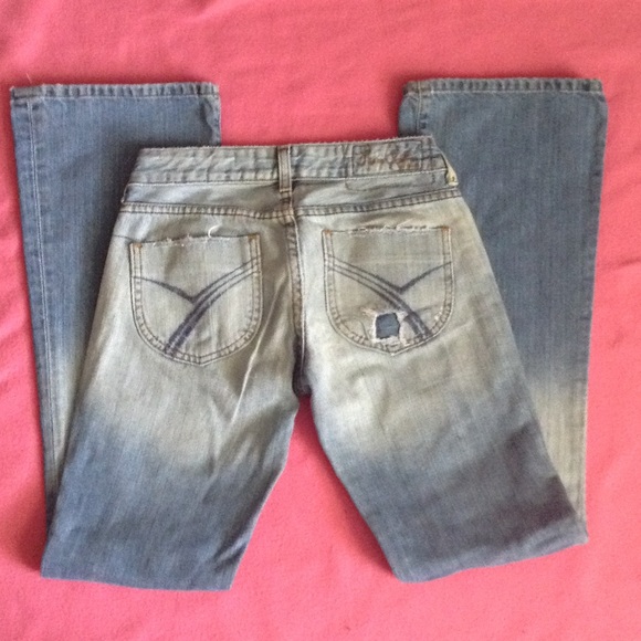 Three Girls 👖 - Picture 3 of 3