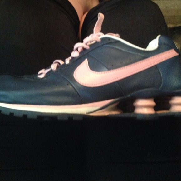 Woman's Nike shocks.