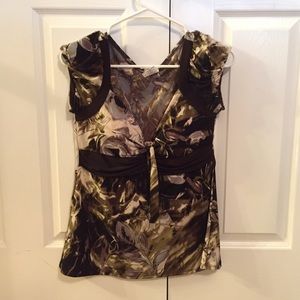 Cute and Stylish V-neck from Studio Y