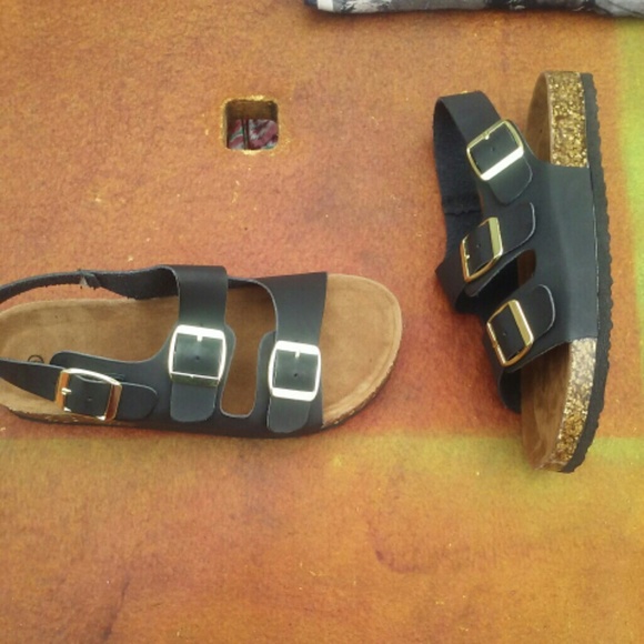 Shoes - 😋😋Black sandals😋😋
