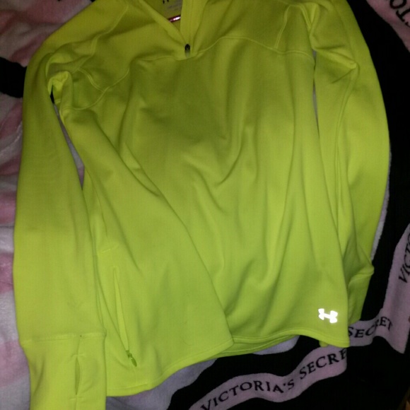 Under Armour long sleeved fitted shirt