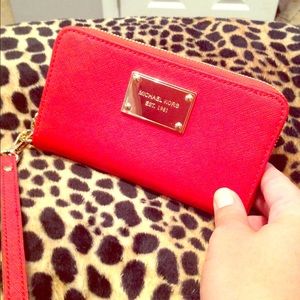 Michael kors wristlet