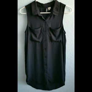 Sleeveless blouse