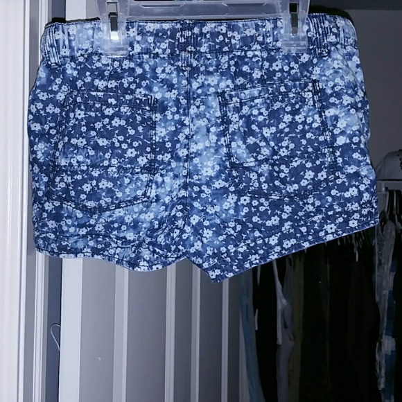 Clothes - Picture 2 of 2