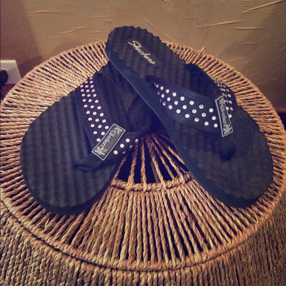 Brand new Sketchers foam flip flops