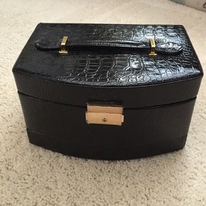 ❌SOLD❌bundle Black jewelry case NWT