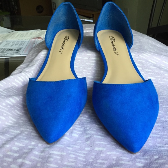 Blue suede flats!