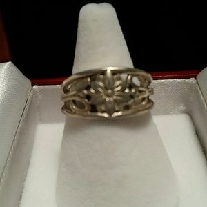 Adorable cut out silver ring