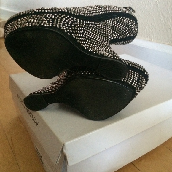 Diamond Studded wedge - Picture 4 of 4