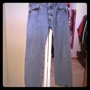 Men's LEVI'S 501s size 33x34