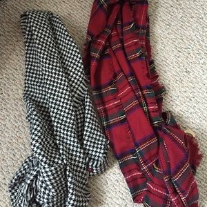 2 slightly used scarfs