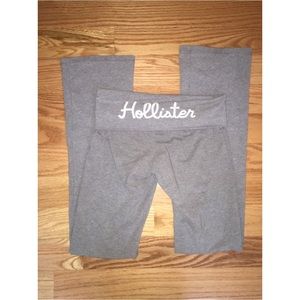 Light grey Hollister leggings.