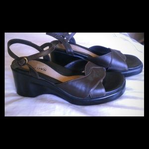 Naot Mary Jane's size 39 (sz 8 - 9 )