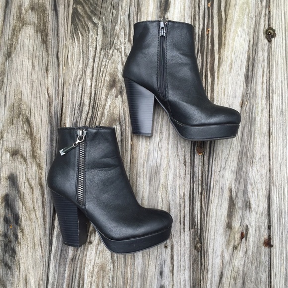45% off TODAY❗️Black Bamboo booties❗️