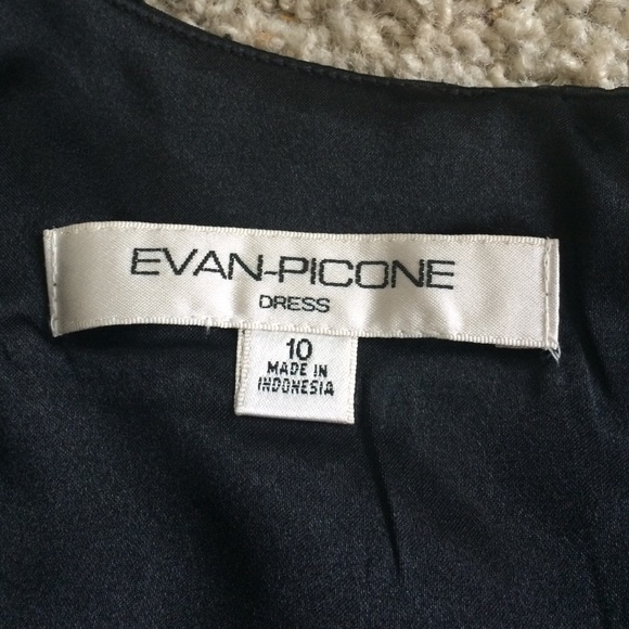 Black bubble textured dress - Picture 3 of 3