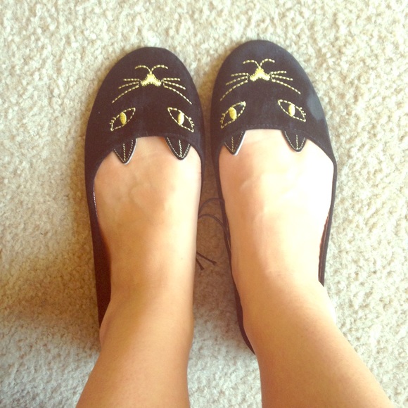 Adorable pair of Cat slip on black flats